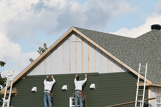 Professional Wood Siding technician working in Battle Ground, IN